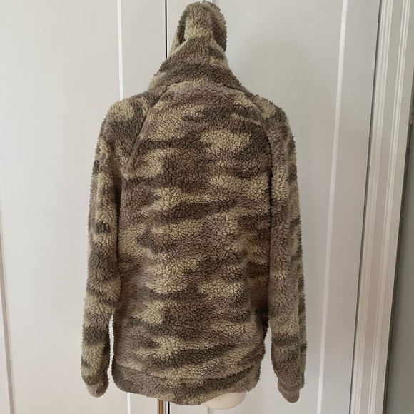 Camouflage teddy hoody - Picture 4 of 9